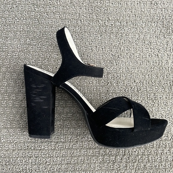 Anne Klein Heels - Picture 4 of 9